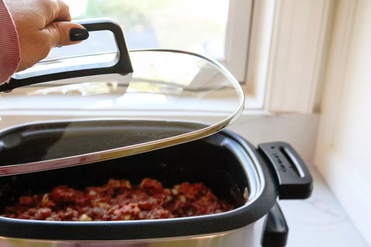 Your Ultimate Slow Cooker Buying Guide: Find the Perfect Pot